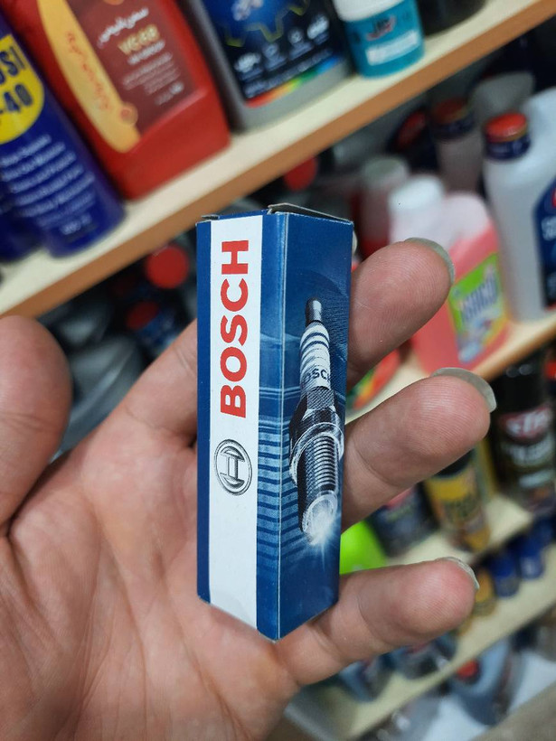شمع پایه کوتاه بوش لیبل ایساکو اصلی تک پلاتین شماره فنی FR7DC مناسب برای پراید تیبا ساینا کوئیک پژو 405 پژو پارس و سمند